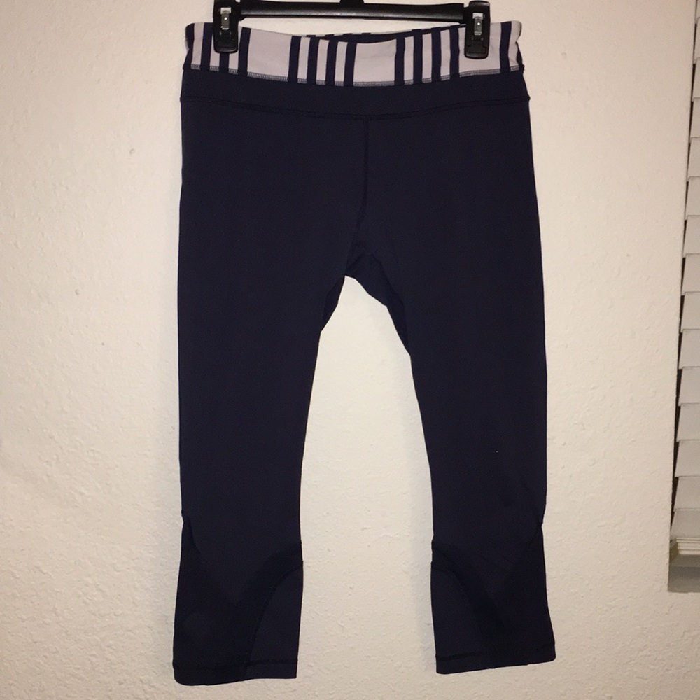 Navy Blue Lululemon Athletica 3/4 Length Leggings